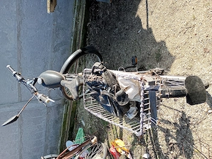 Vând bicicleta cu motor 