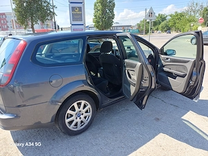 Ford Focus MK2 1.6TDCI GHIA break - imagine 10