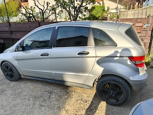 Proprietar vand Mercedes B-class   B180cdi automat,2005. - imagine 4