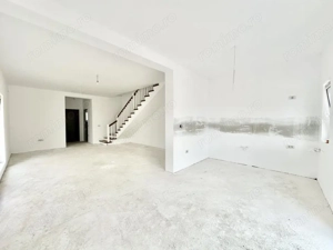 Duplex spatios - 4 camere - 105 mp utili - Cartier asfaltat - Mosnita