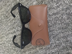Vând ochelari de soare Ray Ban 
