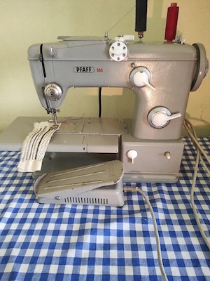 Masini de cusut electrice mărci germane.