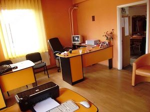 Vand spatiu format din cladire si teren - imagine 7