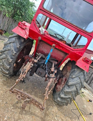 Vând tractor u650 in stare buna  