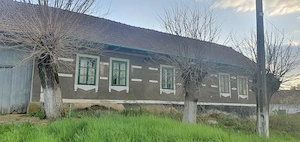 Casă de vânzare la sat