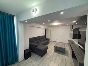 Vând Apartament 3 Camere, 74 mp   Pitești, Prundu Complex 2   Living Spațios cu Balcon Integrat, Gea