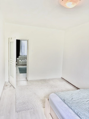 Apartament 2 camere zona OM, demisol 2 boxe - imagine 2