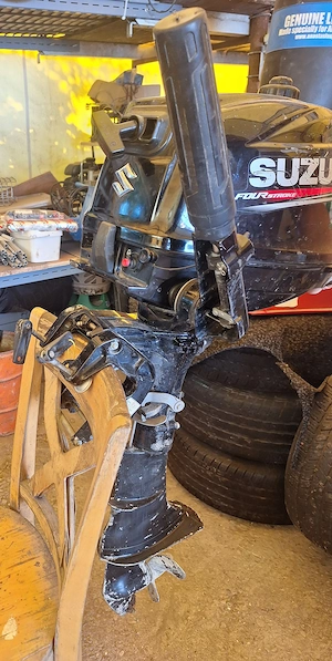 Motor de barca Suzuki 4 HP - imagine 3