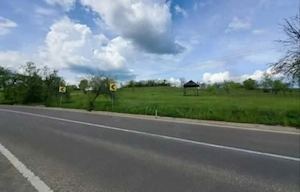  Teren intravilan de vânzare   Rona de Jos, Maramureș | 5.325 mp | Front 70 m la DN18 