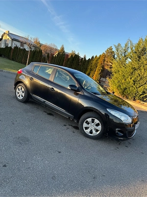 Vând Renault Megane III, an 2010, motor 1.6 benzină!  - imagine 4