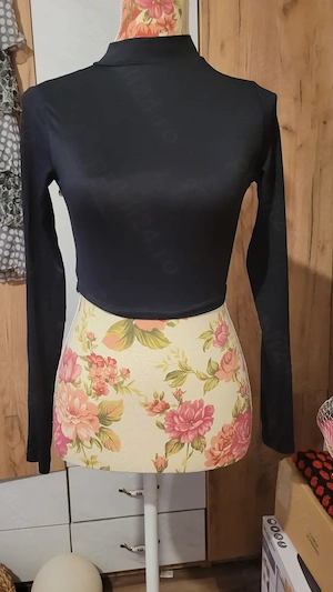 Top damă Bershka impecabil 