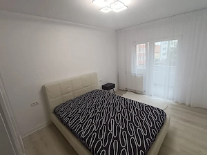 inchiriez apartament cu 3 camere - imagine 2