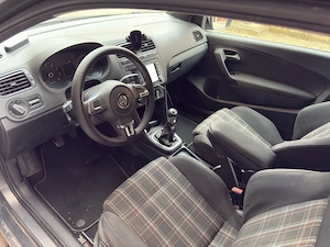 Volkswagen Polo V 6R 2012 - imagine 5