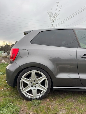 Volkswagen Polo V 6R 2012 - imagine 9