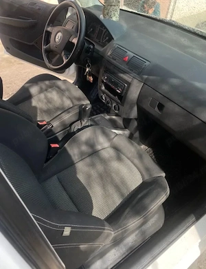 Mașina Skoda Fabia - imagine 2