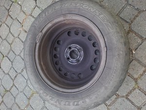 Vand 4 jenti tabla R15 cu prezoane si capace originale Opel