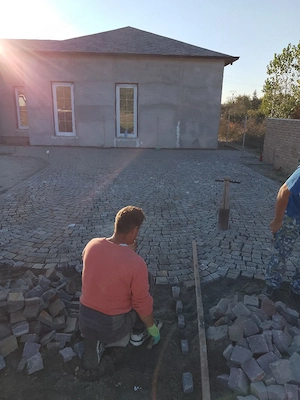 Piatra cubică nouă ANDEZIT.  Livrare și montaj oriunde în Țară