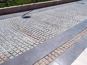 Piatra cubică nouă ANDEZIT.  Livrare și montaj oriunde în Țară