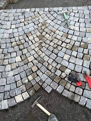 Piatra cubică nouă ANDEZIT.  Livrare și montaj oriunde în Țară
