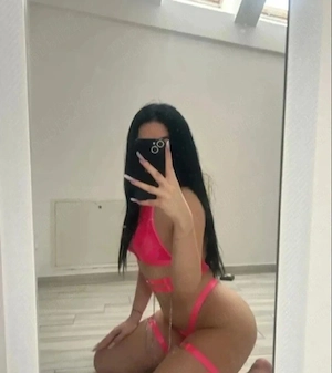 Buna sunt selena 