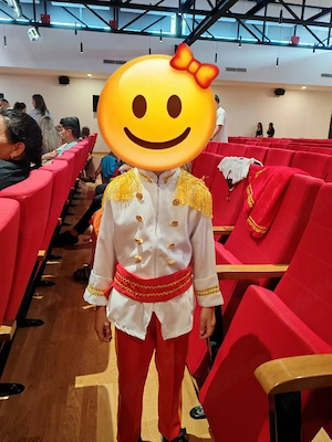 Costum serbare rege 