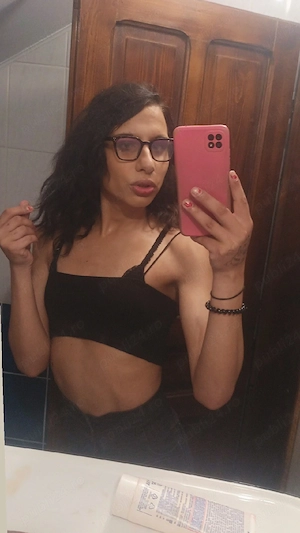 fac deplasări la tine sau la hotel 