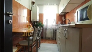 Ofert #259; rar #259;! Vanzare Apartament 3 camere Micro 5, Balaban - zona Hyperici. - imagine 7