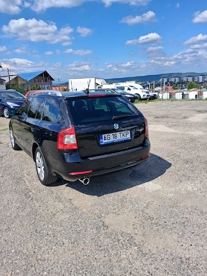 Skoda Octavia-(1.6TDI-105CP)-(2013 2)-DSG-Full-Proprietar - imagine 3