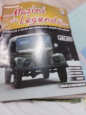 Carti cu mașini de epocă 
