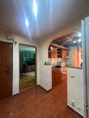 Apartament decomandat Zona confectii Arad, 2 camere - imagine 2