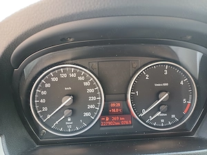BMW seria 3 an 2010 - imagine 6