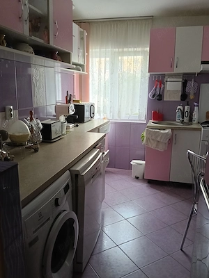 Vând apartament cu două camere 