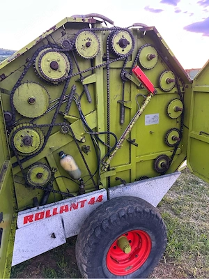 Presa rotunda claas 44 , 120x120 , gresare automata , legare pe 1 sau 2ate  - imagine 4