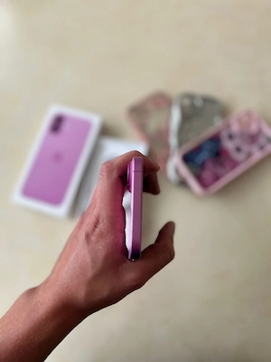Iphone 16 plus - sănătate baterie 97% - 128gb - stare perfecta - cu toate Accesoriile