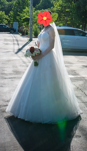 Rochie Mireasă cu Sclipici + Voal Nemodificată (marimea s)