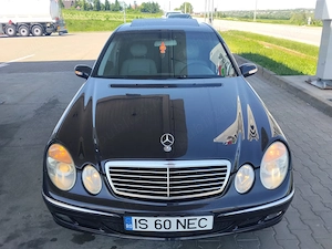 Vând Mercedes e class 2003