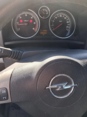 vînd opel zafira