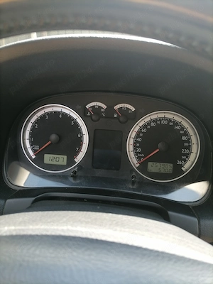 Vand vw Bora benzina 1,6 16 valve an 2001,comenzi pe volan ,climatronic,pilot automat incalzire in s - imagine 2