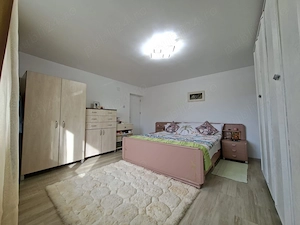 Casa spatioasa, luminoasa, cu etaj de vanzare - imagine 5