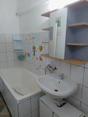 Inchiriez apartament 2 camere in Pascani deal,zona ultracentrala,str Stefan cel Mare (zona BCR) - imagine 4