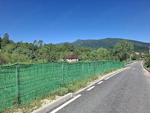Vand teren cu casa fundatie