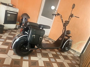  De vânzare scuter electric, în stare foarte bună, motorul funcționează impecabil. Baterie cu autono - imagine 2