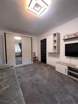 Inchiriez apartament 1Mai zona Sara