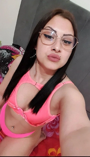 Transexuala Dolly noua ofer servicii totale domnilor generosi