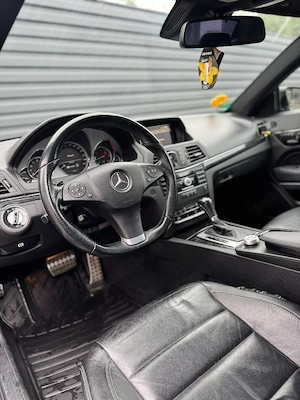 Vând mercedes E class 350 coupe  - imagine 5