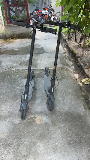 Vand doua trotinete Xiami Essential