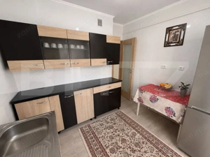 Apartament de 3 camere, 71 mp, zona Nicolina 2 - imagine 8
