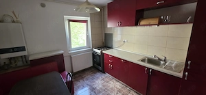 Închiriez apartament 3 camere decomandat