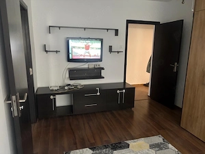 Inchiriez apartament 3 camere zona Grivitei