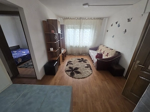 Apartament cu 3 camere roman - imagine 5